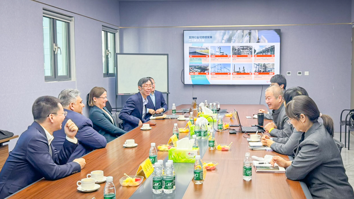 ������ˮ������ȫ����ϯִ�й�CEO����ޥ��Anne Le Guennec��һ��ݰ��pa��Ѷ������������